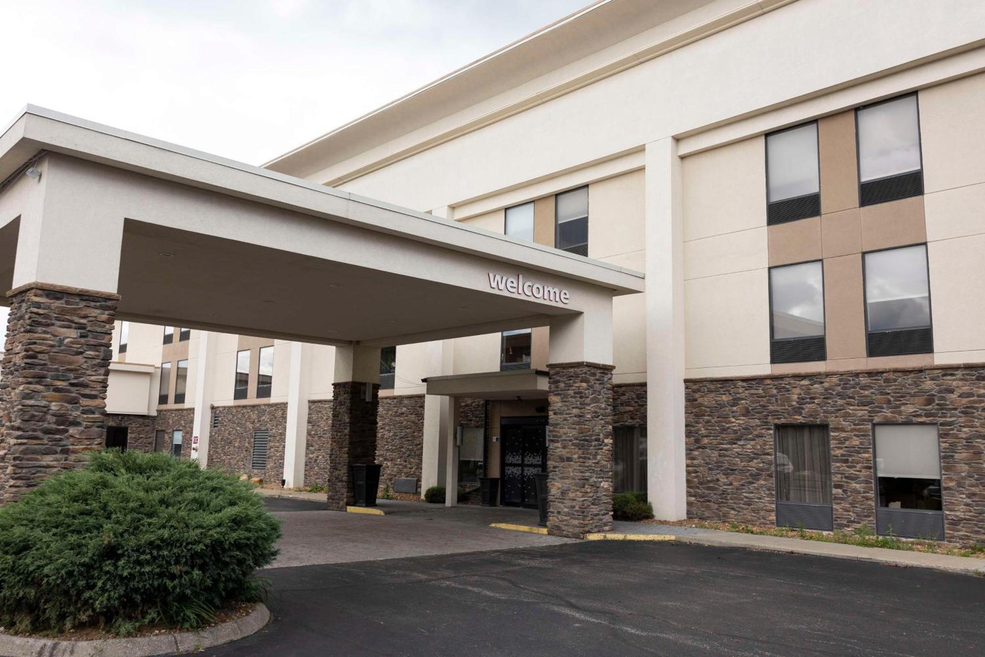 Hampton Inn Kent/Akron Area Eksteriør bilde